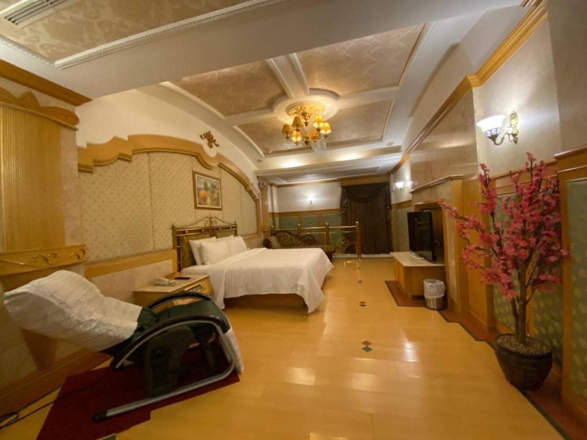 I Travel Motel - II Kaohsiung Exterior photo